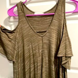 Womens Peek a Boo Shoulder Top